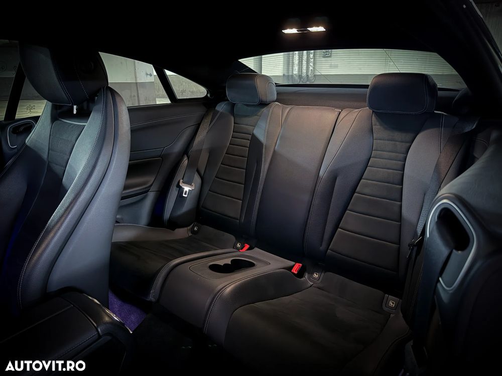 Mercedes-Benz E - 12