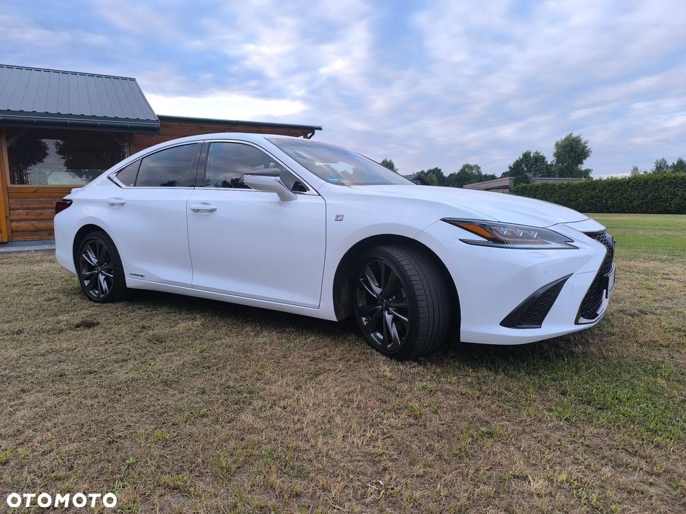 Lexus ES 300h F Sport Edition - 37