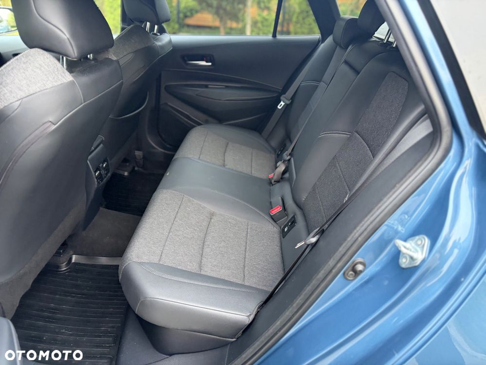 Toyota Corolla 1.8 Hybrid Executive - 29