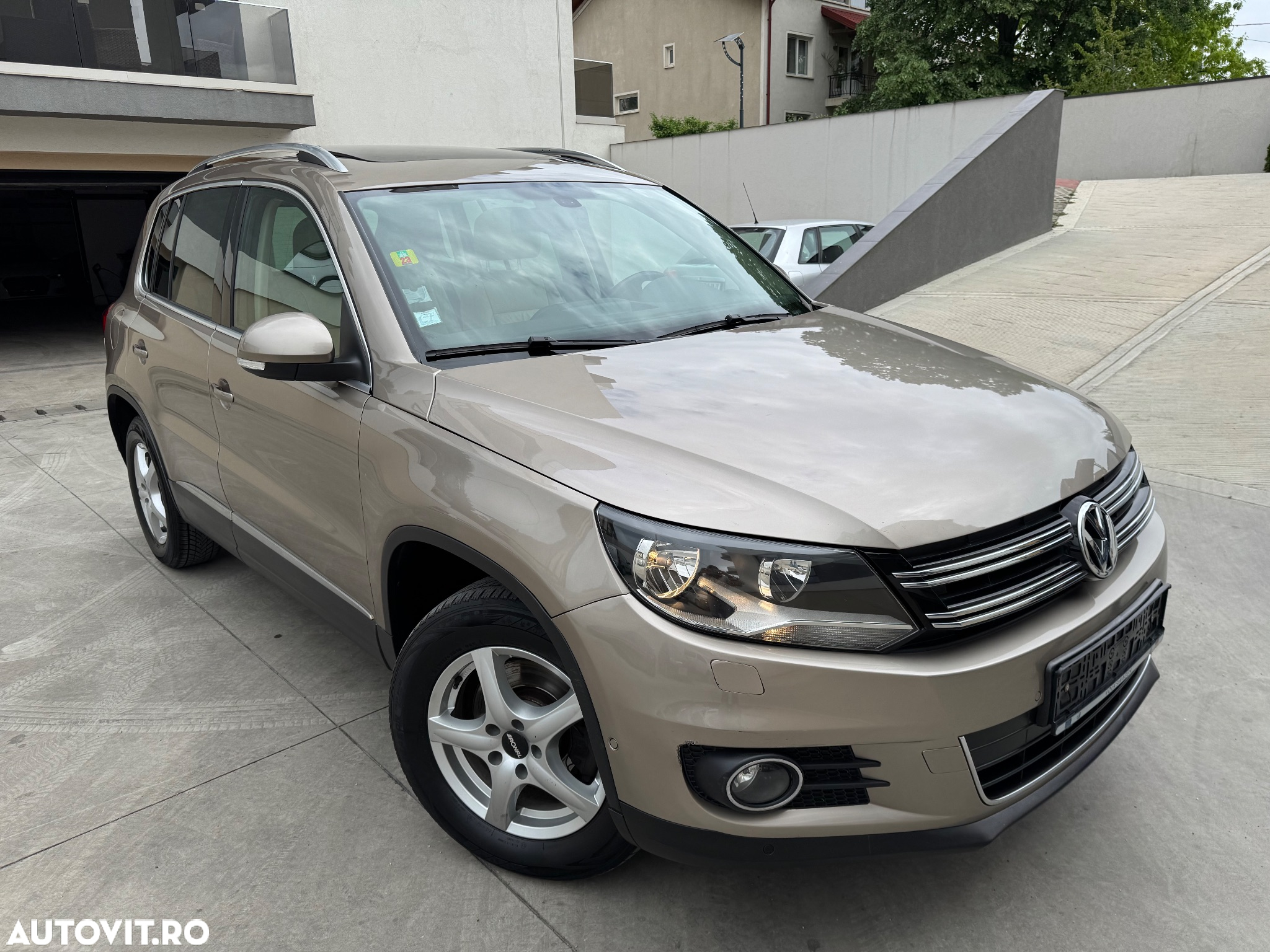 Volkswagen Tiguan 2.0 TDI BMT Sport & Style - 6