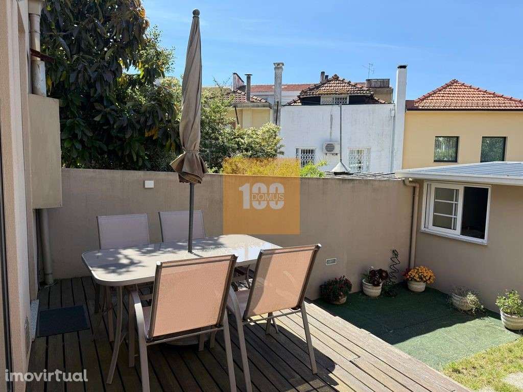 Moradia T3 com jardim, varanda e garagem em Cedofeita - Grande imagem: 3/29