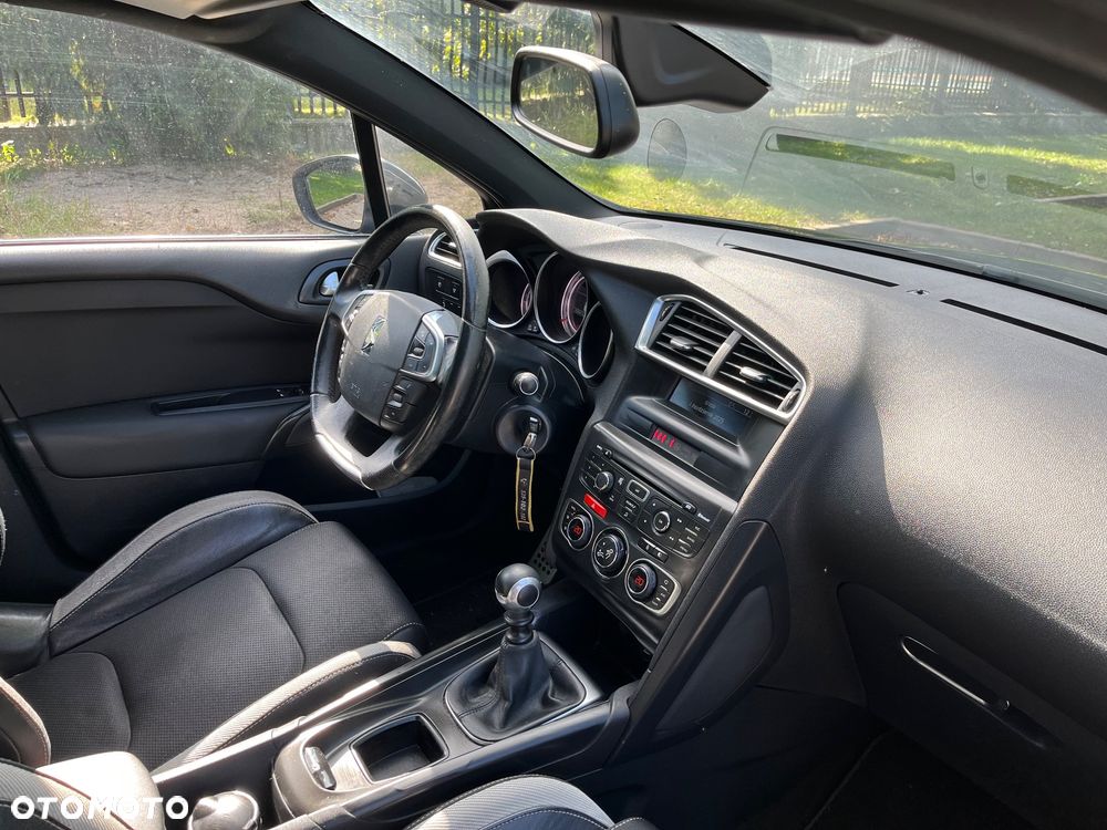 Citroën DS4 e-HDi 110 Chic - 8