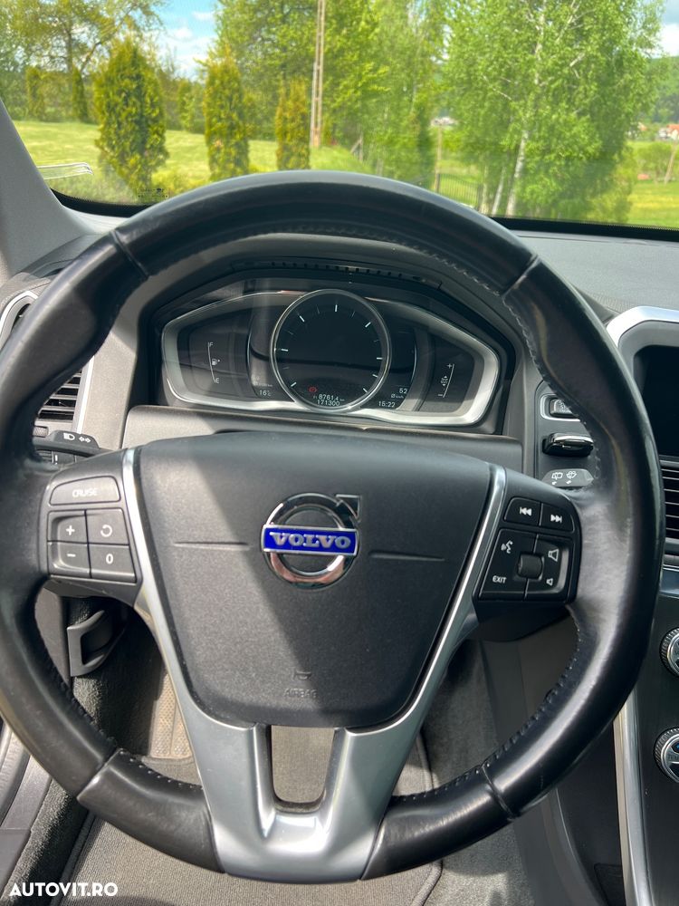 Volvo XC 60 D4 Momentum - 10