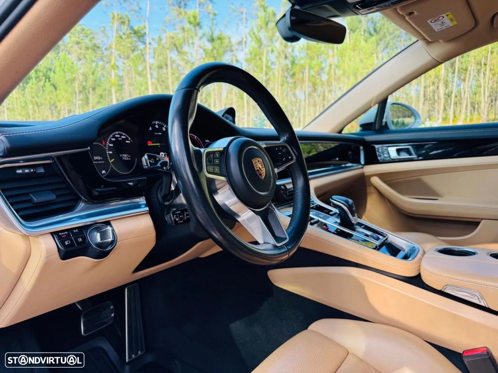 Porsche Panamera Sport Turismo 4 E-Hybrid - 28