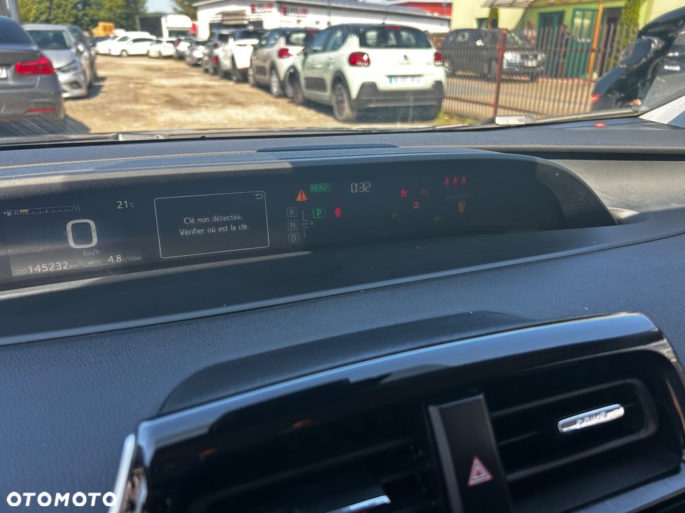 Toyota Prius Hybrid - 21