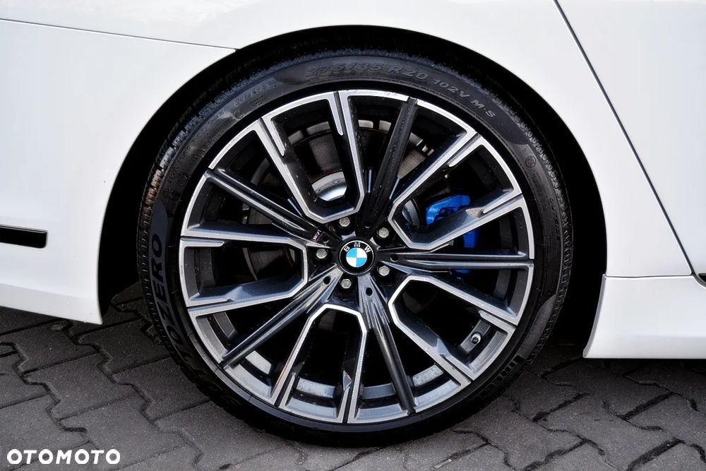 BMW Seria 7 750Li xDrive - 31