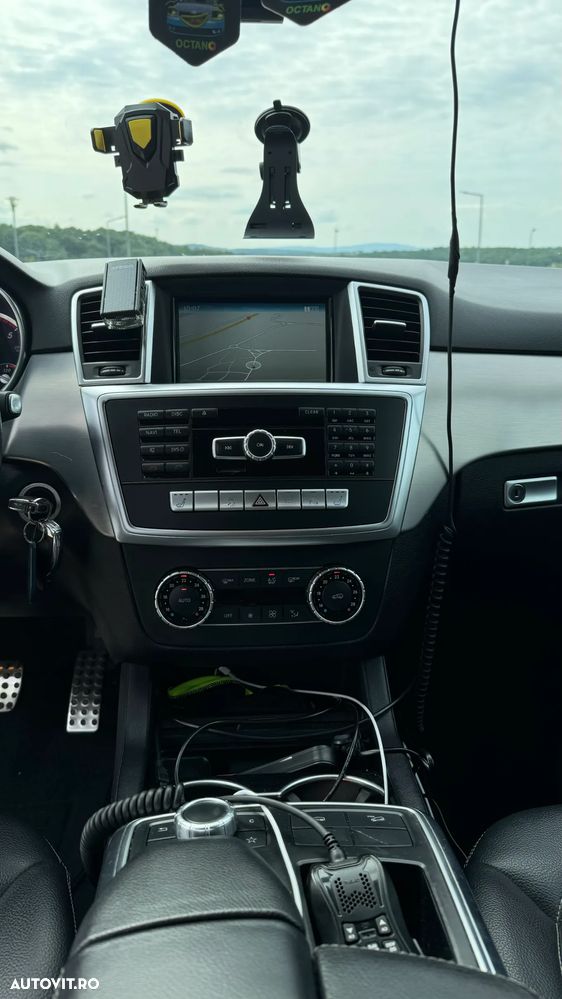 Mercedes-Benz ML 350 BlueTec 4MATIC Aut - 12