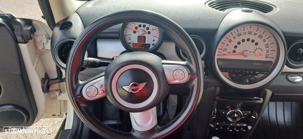 MINI 3 Portas One D - 23