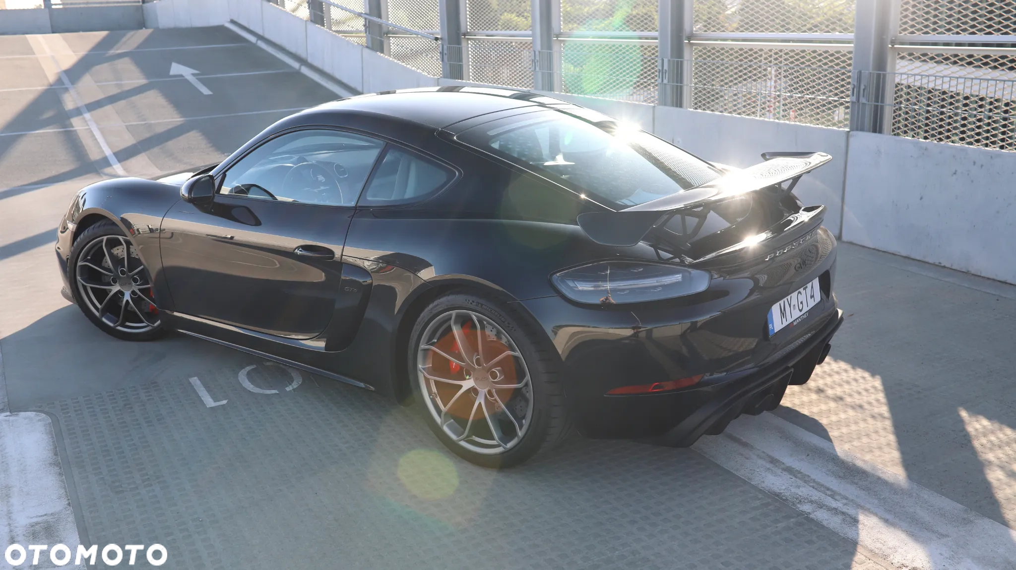 Porsche 718 Cayman GPF GT4 PDK - 3