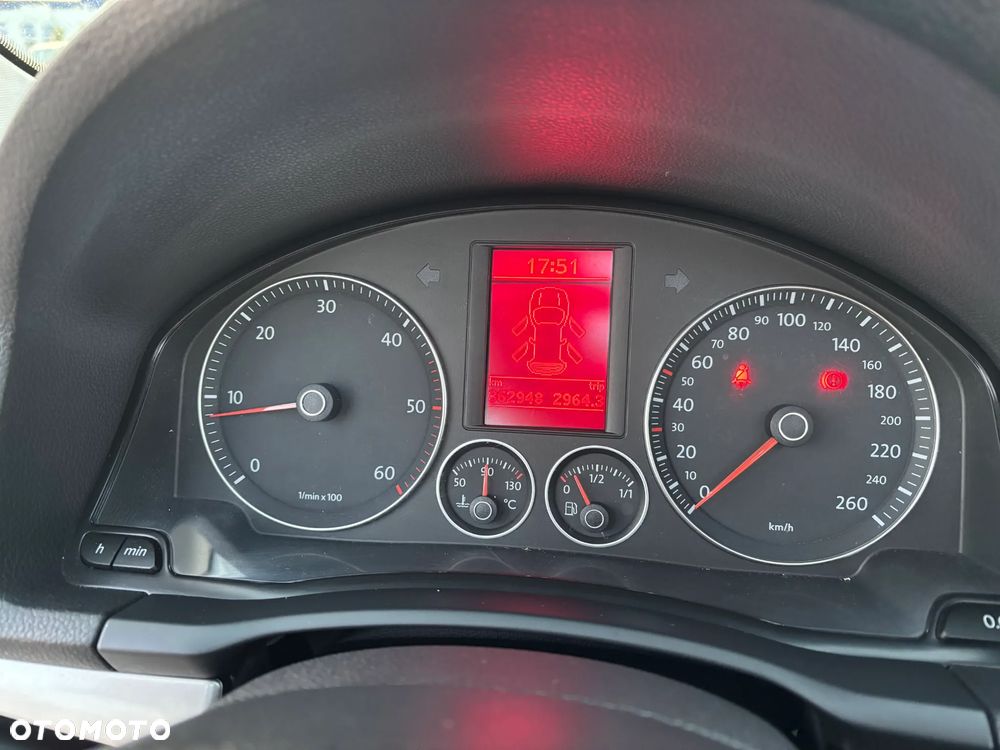 Volkswagen Golf V 1.9 TDI DPF BlueMot Comfortline - 2