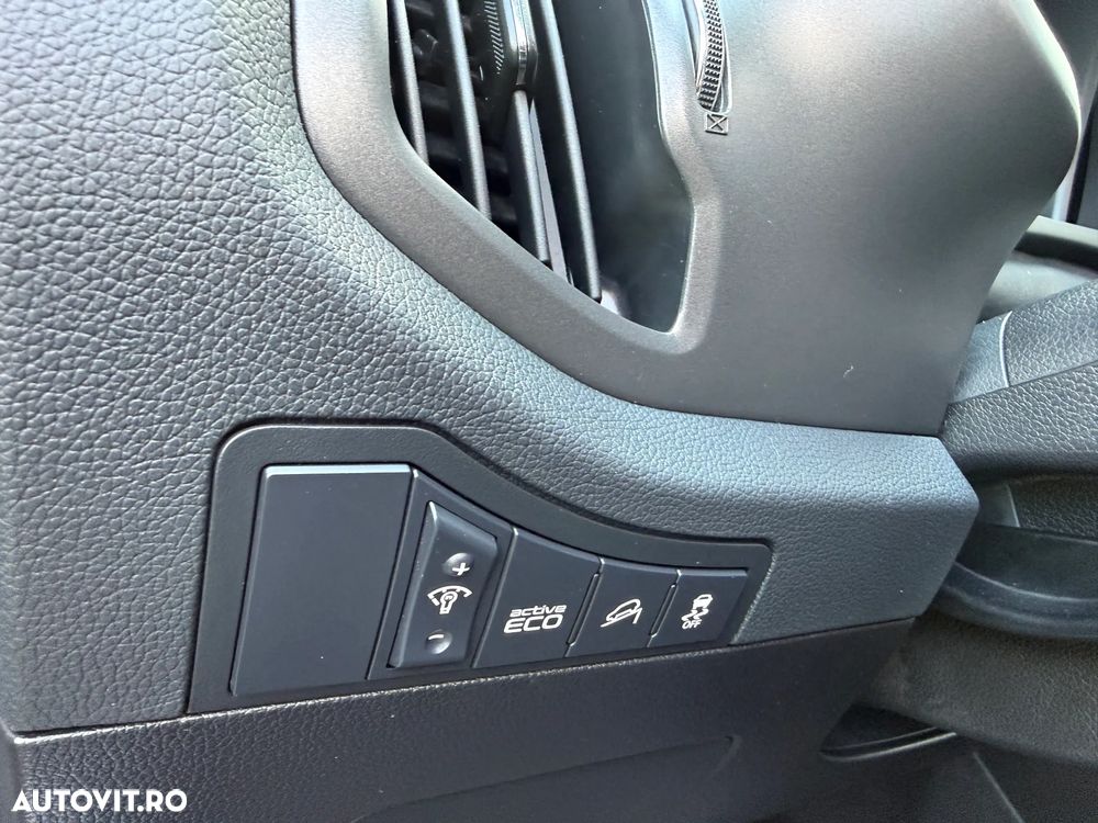 Kia Sportage 2.0 CRDI 4WD Automatik Vision - 19