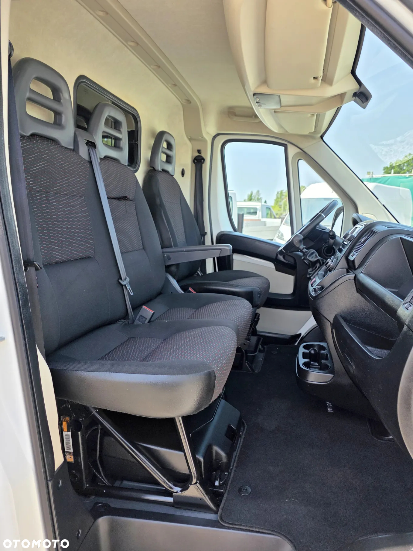 Peugeot BOXER 2,0 HDI 130 KONNY ŚREDNIAK L2H2 KLIMA WEBASTO WINDA GWARANCJA LEDY - 18