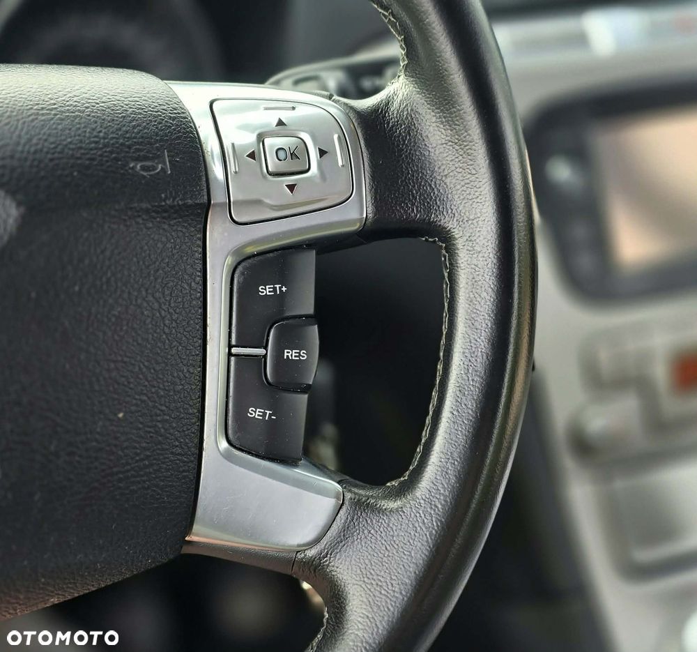 Ford Galaxy - 23