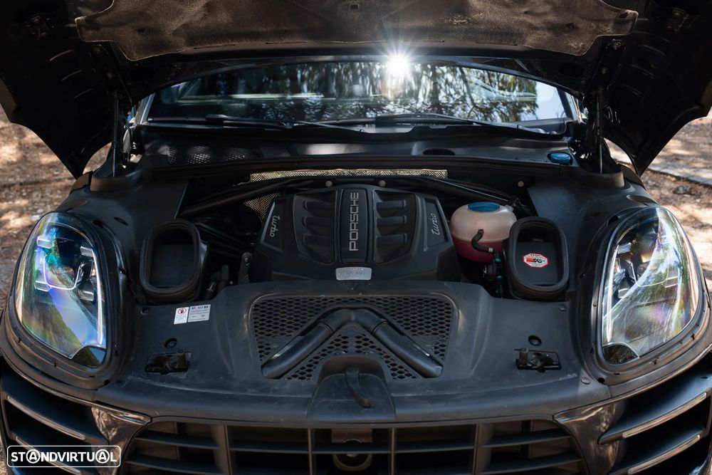 Porsche Macan Turbo - 58