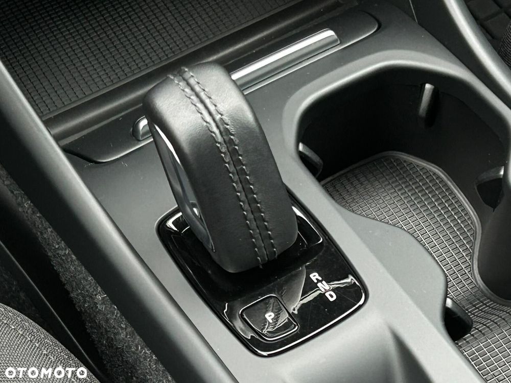 Volvo XC 40 T3 Momentum Pro - 22