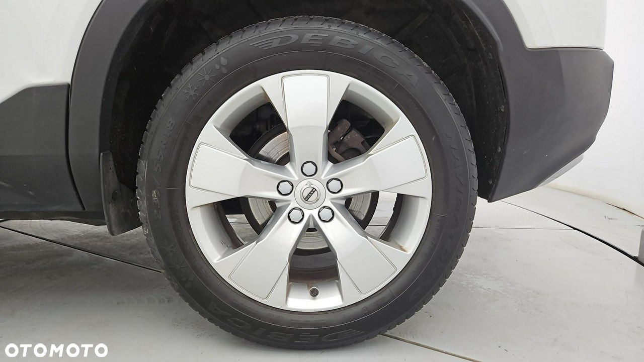 Volvo XC 40 T3 Momentum Pro - 26