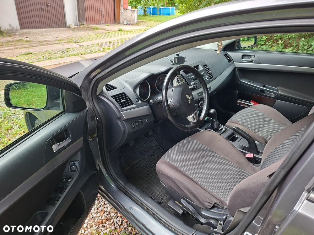 Mitsubishi Lancer 1.8 Invite - 8