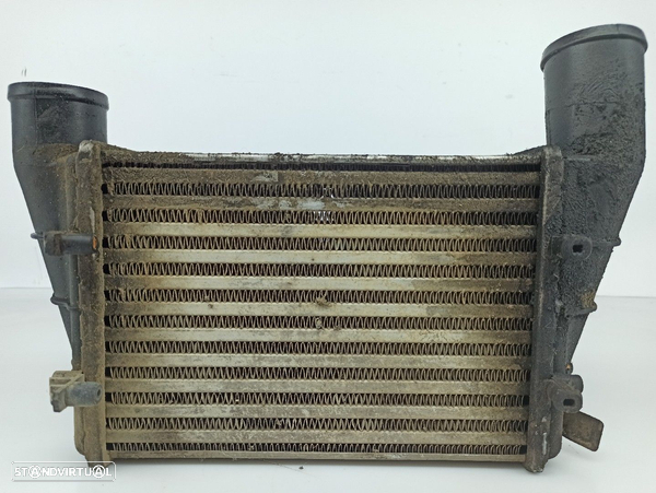 Intercooler Radiador Volkswagen Passat (3B2)