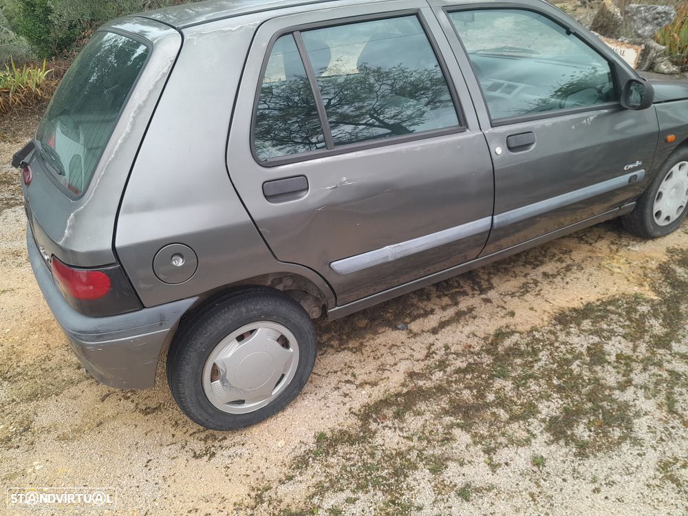 Renault Clio - 4