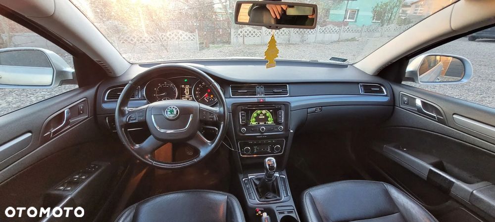 Skoda Superb 1.8 TSI FAMILY - 15