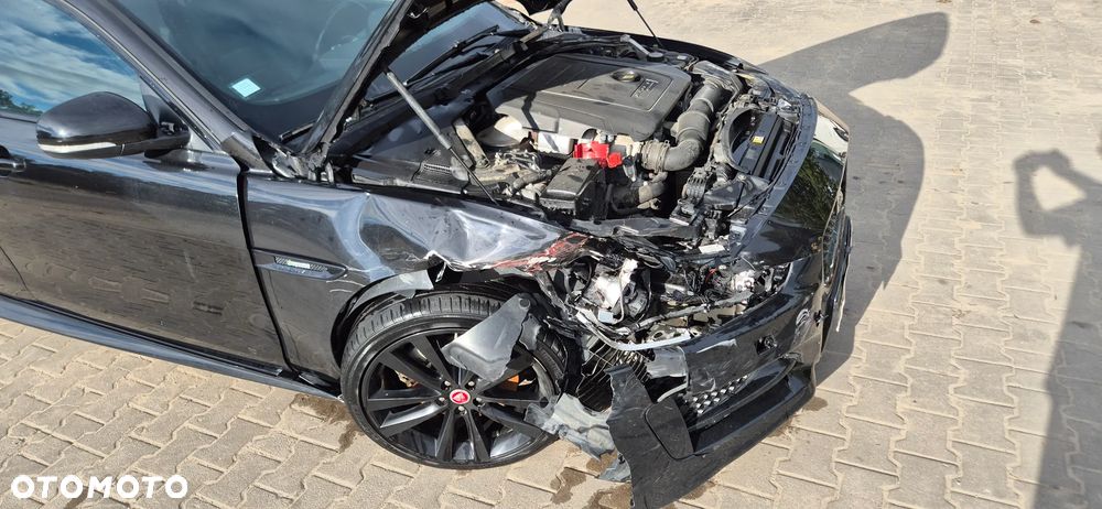 Jaguar XE - 14