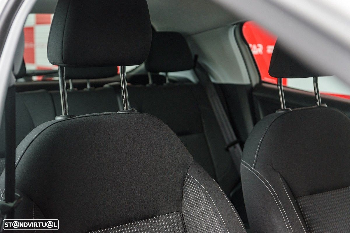 Peugeot 208 1.2 PureTech Allure - 19