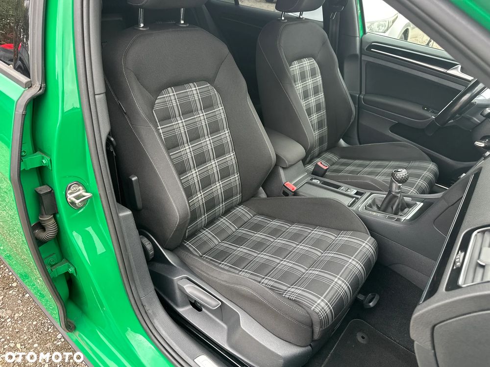 Volkswagen Golf GTD (BlueMotion Technology) - 26