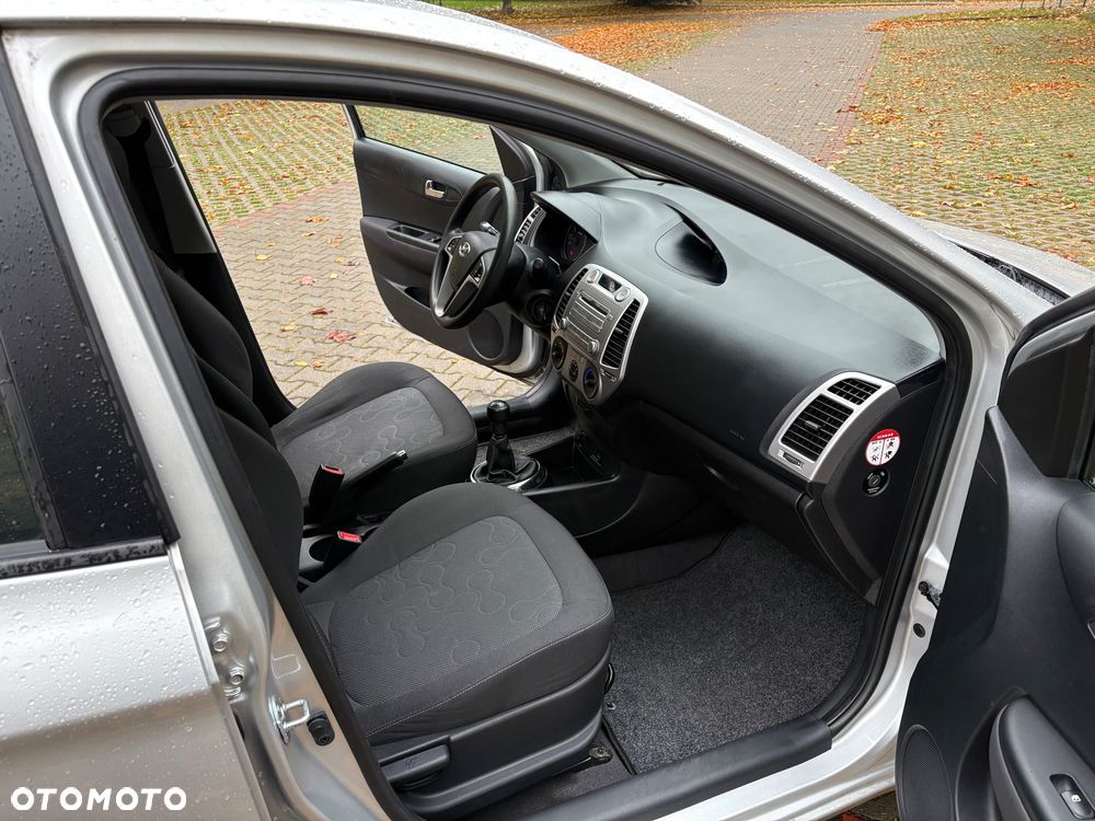 Hyundai i20 - 12
