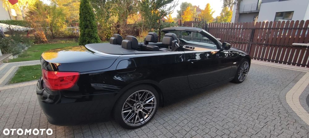 BMW Seria 3 320i - 32