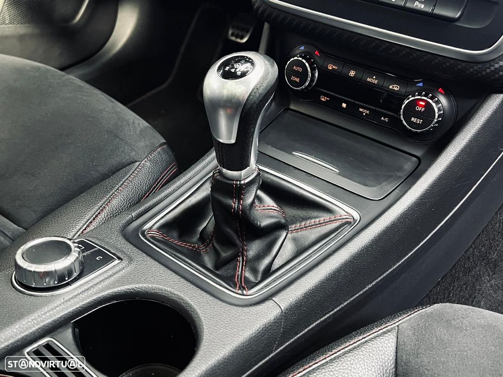 Mercedes-Benz A 180 d AMG Line - 29