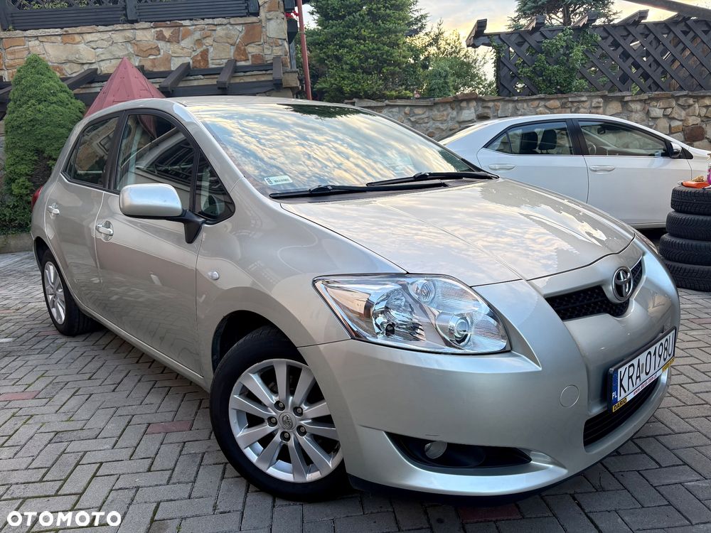 Toyota Auris 1.6 VVT-i Executive - 1