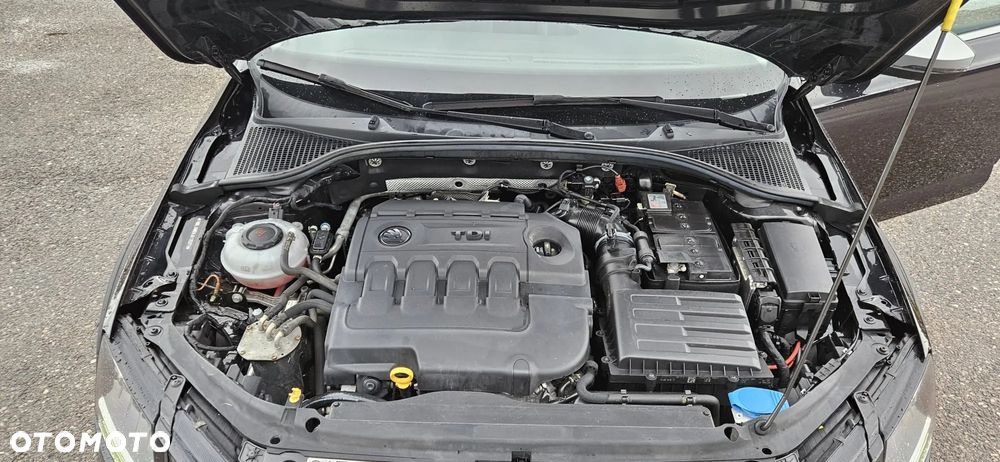 Skoda Octavia Combi 2.0 TDI DSG 4x4 Scout - 13