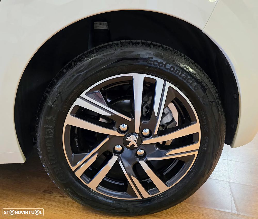 Peugeot 208 1.2 PureTech Allure - 22