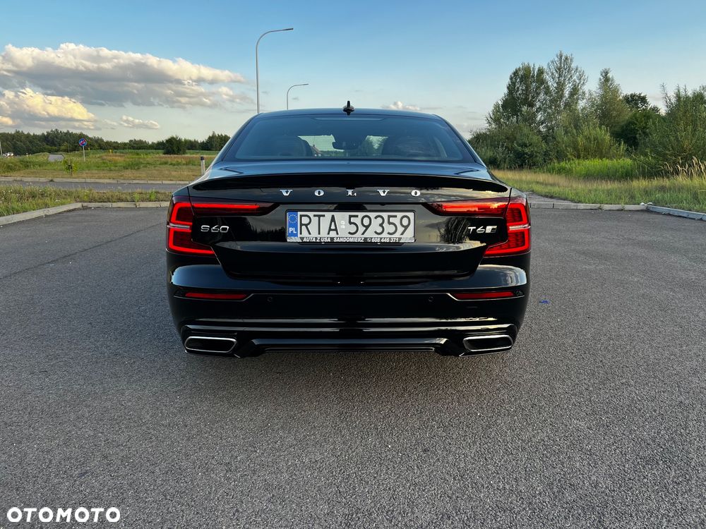 Volvo S60 T6 AWD R-Design - 10