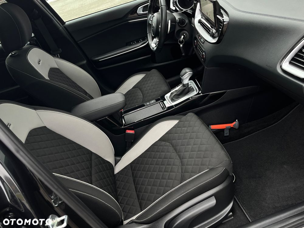 Kia ProCeed 1.5 T-GDI DCT7 OPF GT LINE - 17