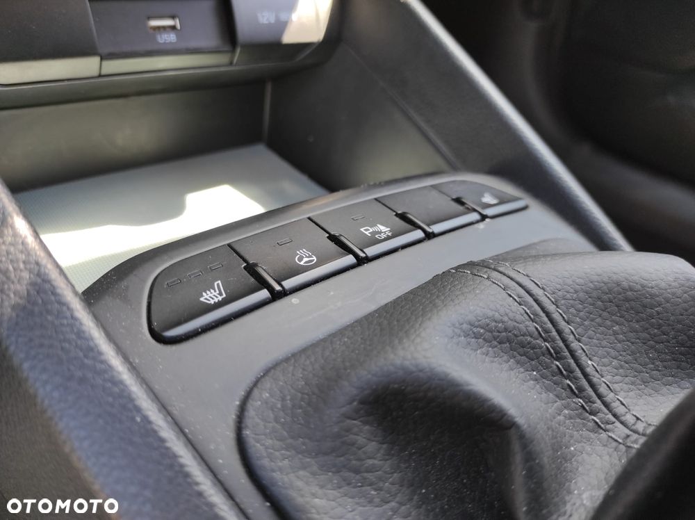 Kia Stonic 1.2 L - 13