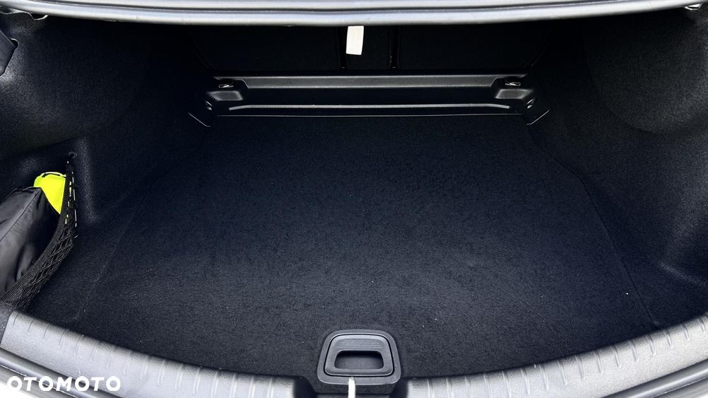 Mercedes-Benz CLE 300 4Matic 9G-TRONIC Edition AMG Line - 29