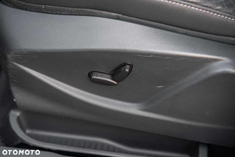 Ford Grand C-MAX - 18