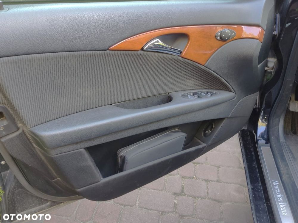 Mercedes-Benz Klasa E 220 CDI Classic - 16