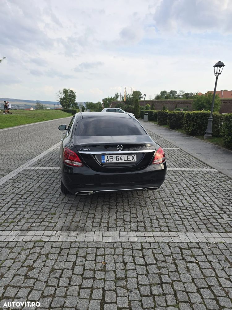 Mercedes-Benz C 300 9G-TRONIC - 8
