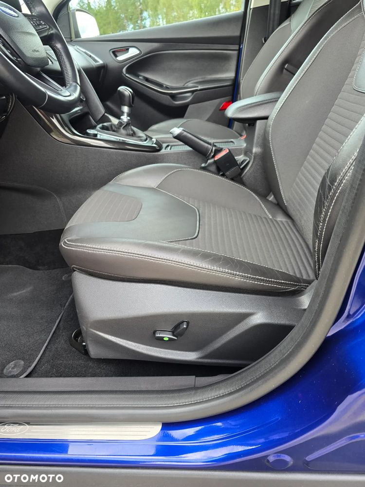 Ford Focus 1.0 EcoBoost Titanium - 31