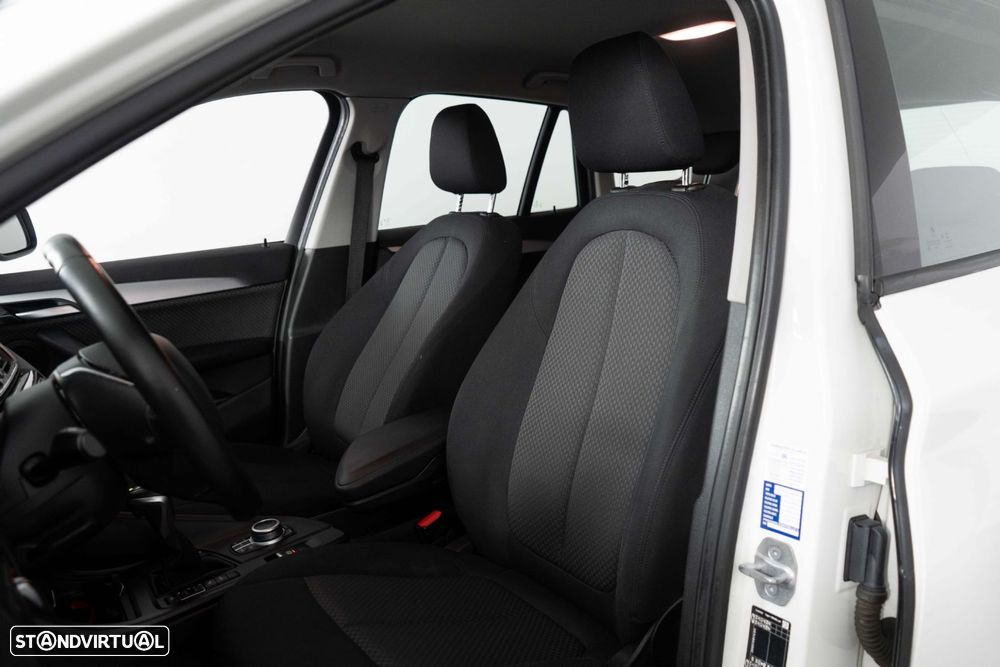 BMW X1 25 e xDrive Corporate Edition - 10
