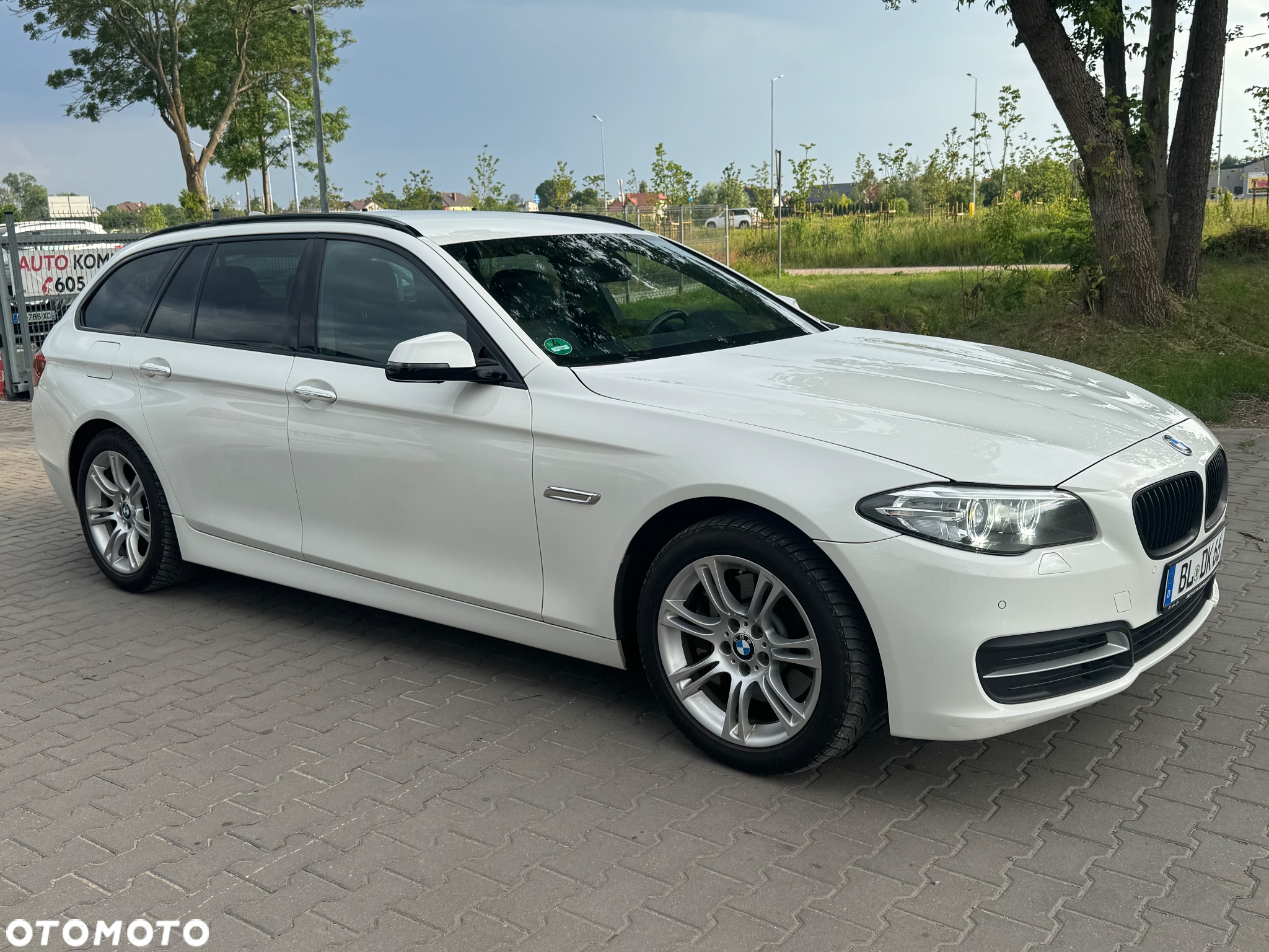 BMW Seria 5 525d xDrive Touring - 3