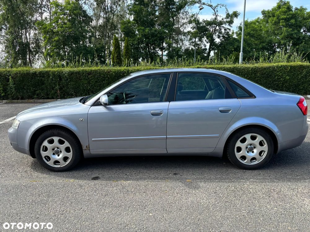 Audi A4 Limousine - 8