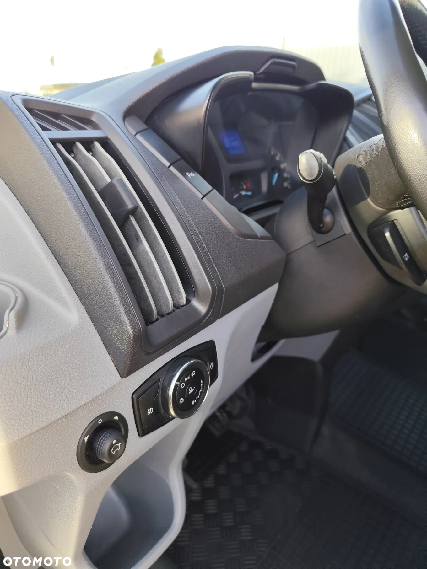 Ford Transit - 28