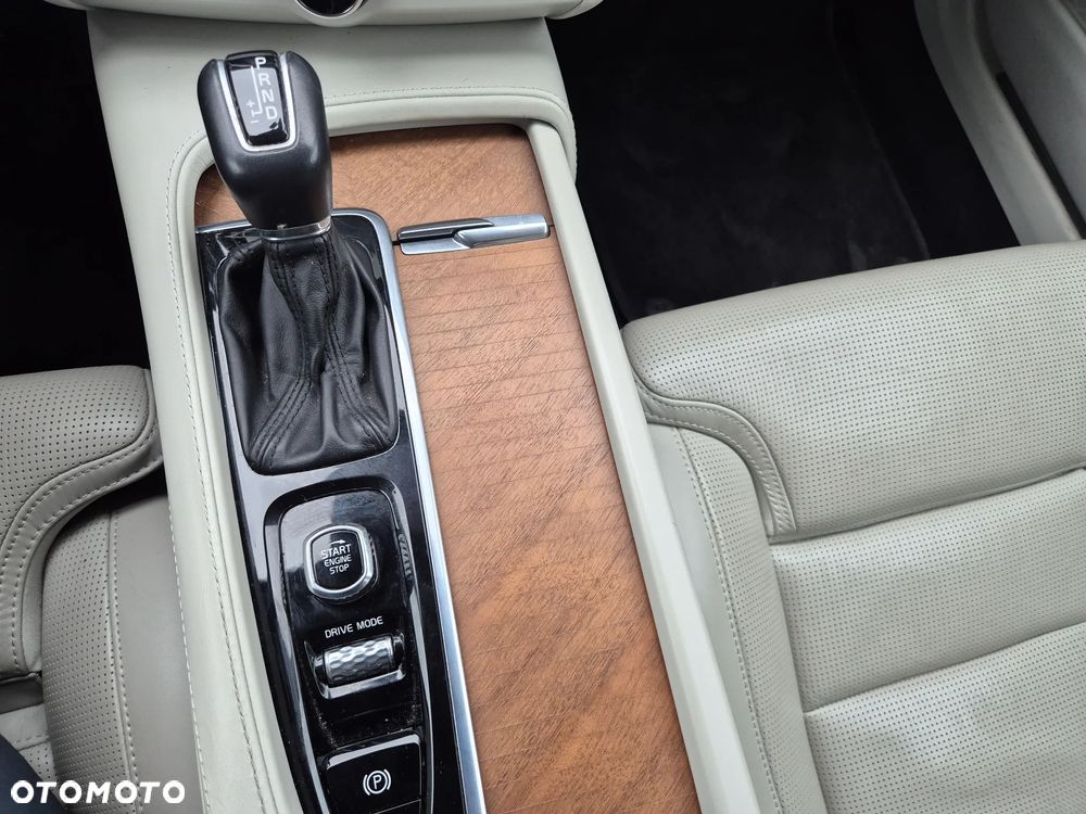 Volvo V90 D4 AWD Geartronic Inscription - 17