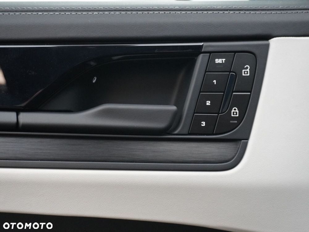 Porsche Cayenne E-Hybrid PHEV Black Edition - 20