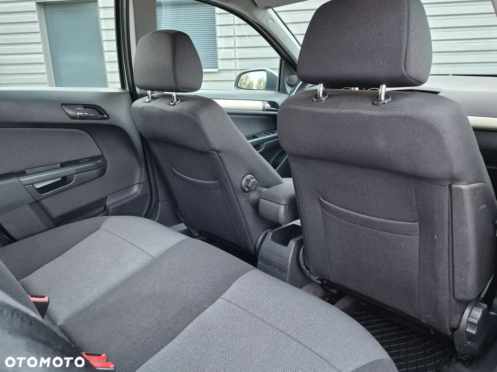 Opel Astra 1.6 Innovation - 17