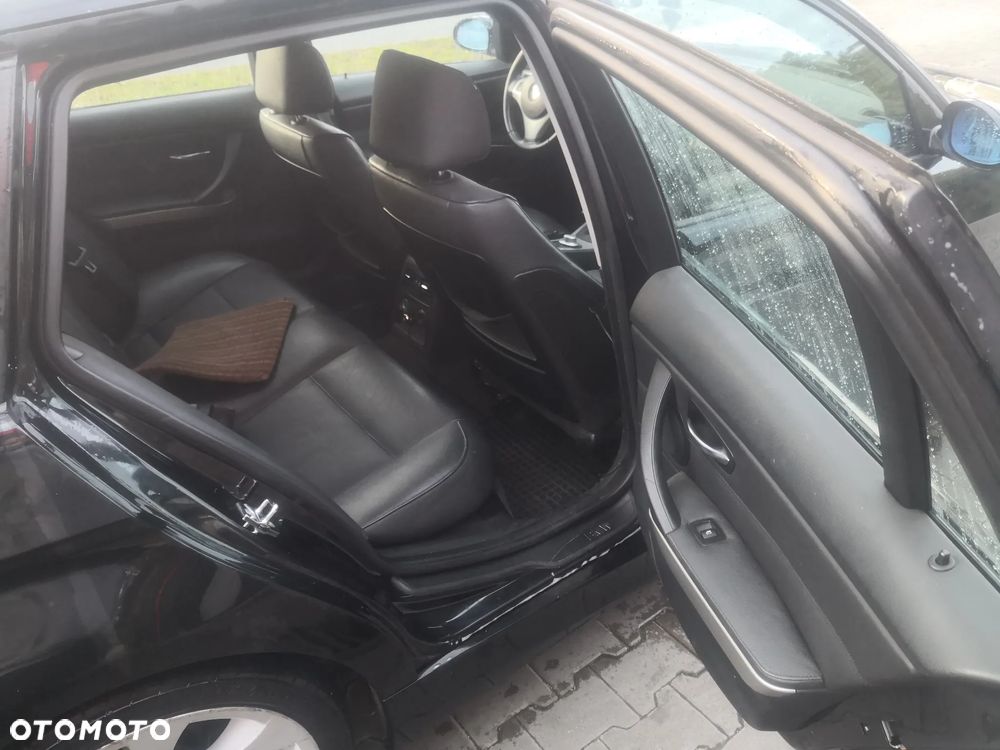 BMW Seria 3 320d DPF Touring Edition Fleet - 12