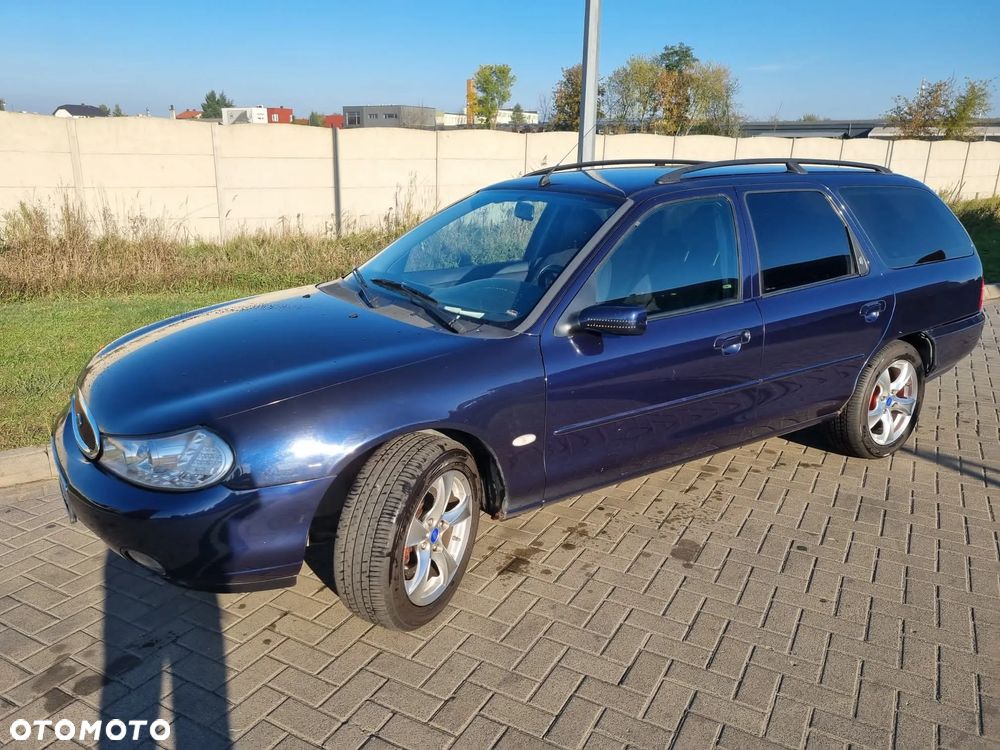 Ford Mondeo 2.0 Ghia - 8